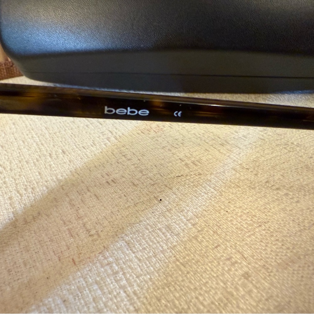 Bebe Tortoise Sunglasses BB7213 (214) with flaws - Picture 6 of 10